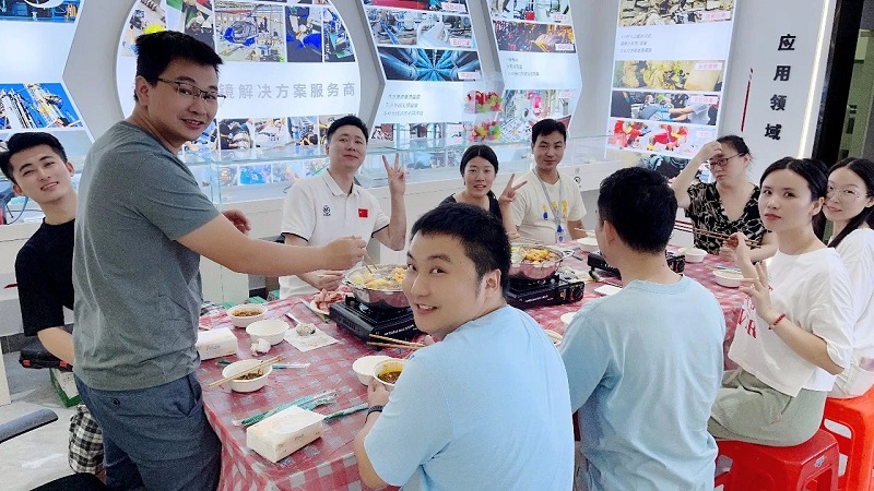 歡聚一堂，“趣”“味”無限—微視光電舉行月度聚餐趣味小活動